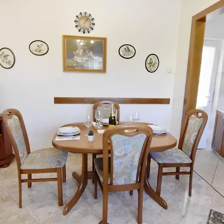 Zwei-zimmer-wohnung In Der Naehe Des Meeres Apartment