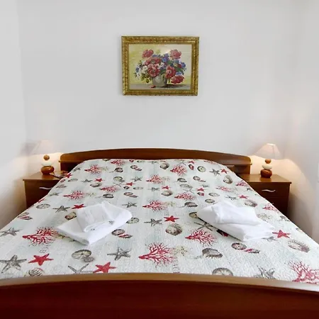Zwei-zimmer-wohnung In Der Naehe Des Meeres Apartment Umag