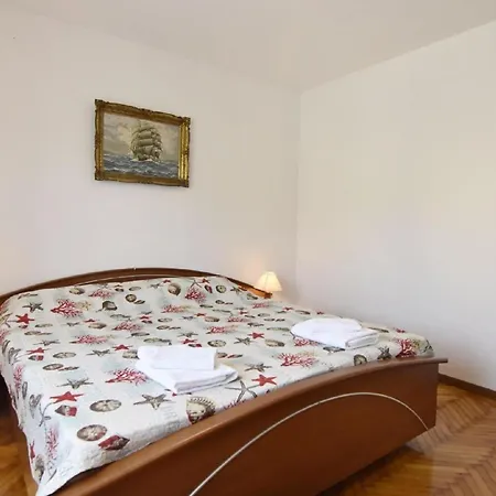 Zwei-zimmer-wohnung In Der Naehe Des Meeres * Umag