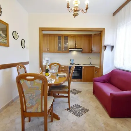 Apartment Zwei-zimmer-wohnung In Der Naehe Des Meeres *