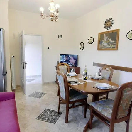 Zwei-zimmer-wohnung In Der Naehe Des Meeres 아파트 *