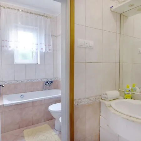 Zwei-zimmer-wohnung In Der Naehe Des Meeres * Umag
