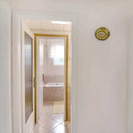 아파트 Zwei-zimmer-wohnung In Der Naehe Des Meeres